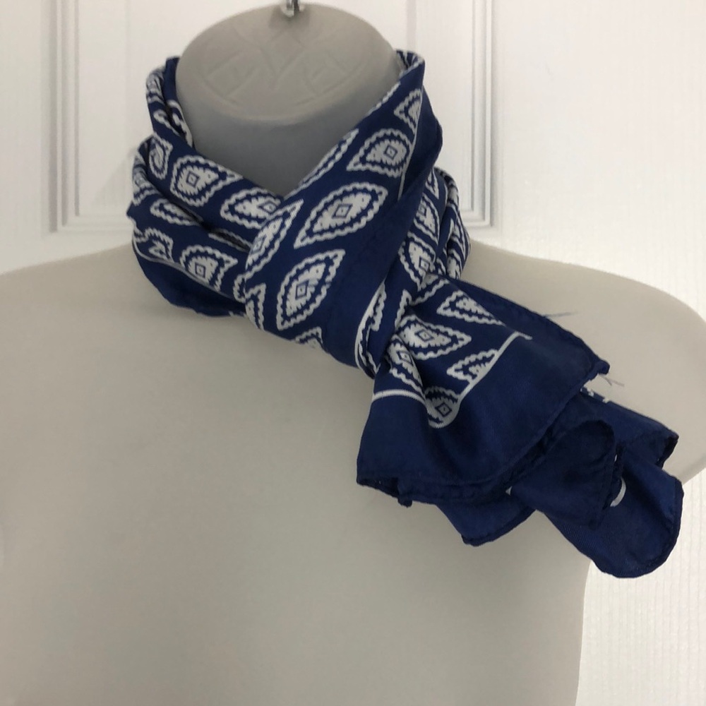 Vintage Blue and White Ogee motif Patterned Scarf